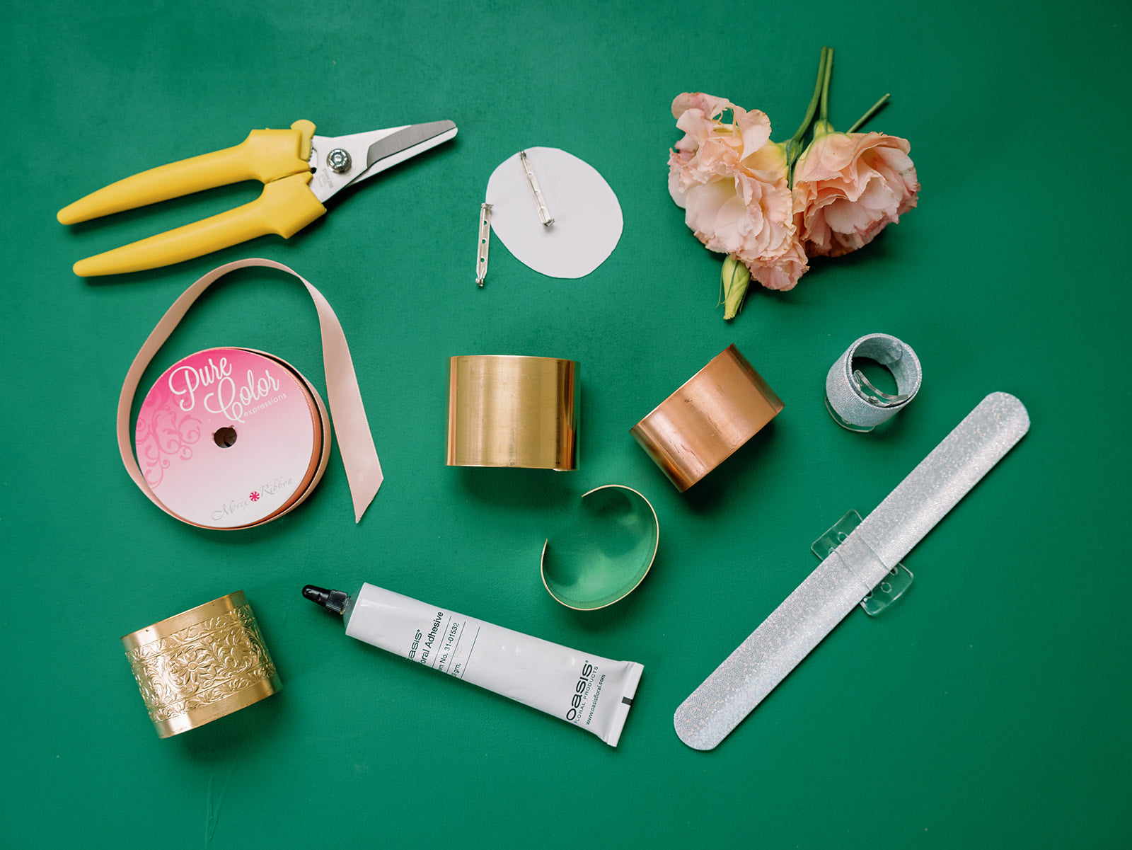 10 Essential Wedding Supplies for New Florists