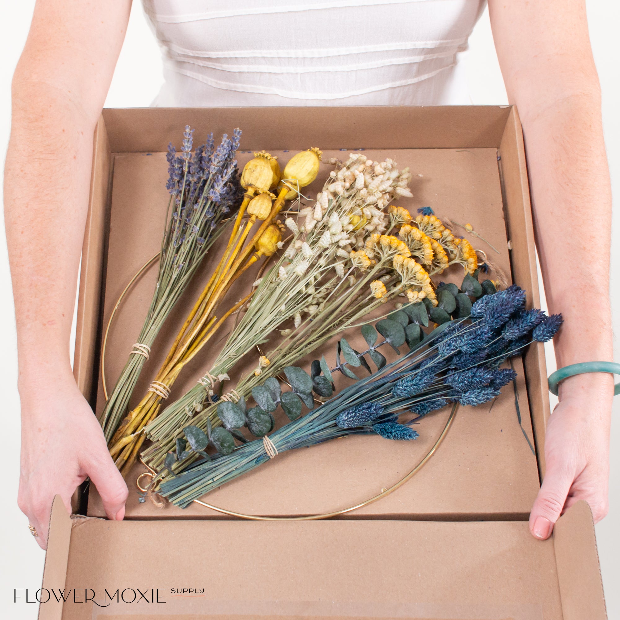DIY Box with Blue Dried Flowers and Rings