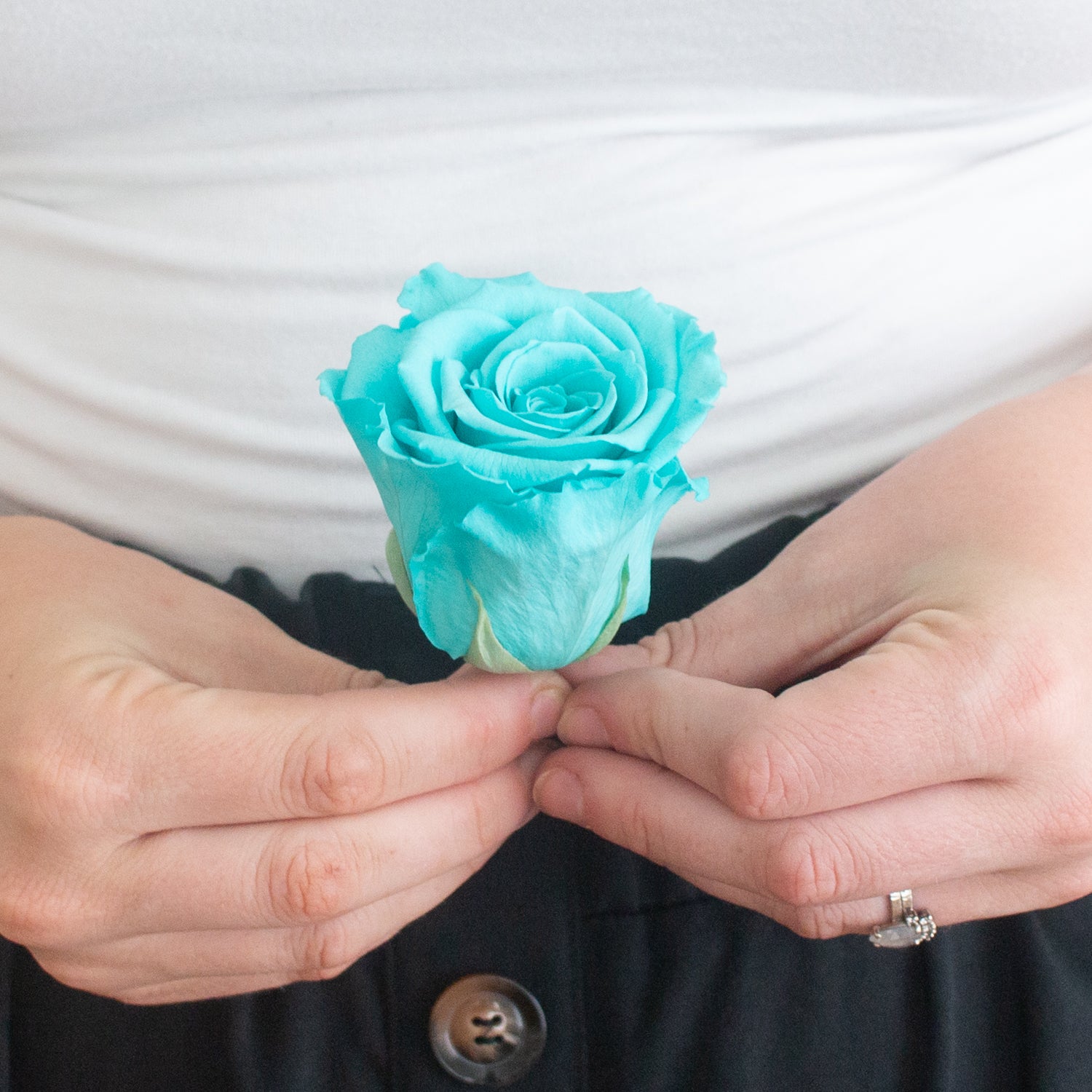 Preserved Roses in Turquoise Blue | Flower Moxie | DIY Wedding