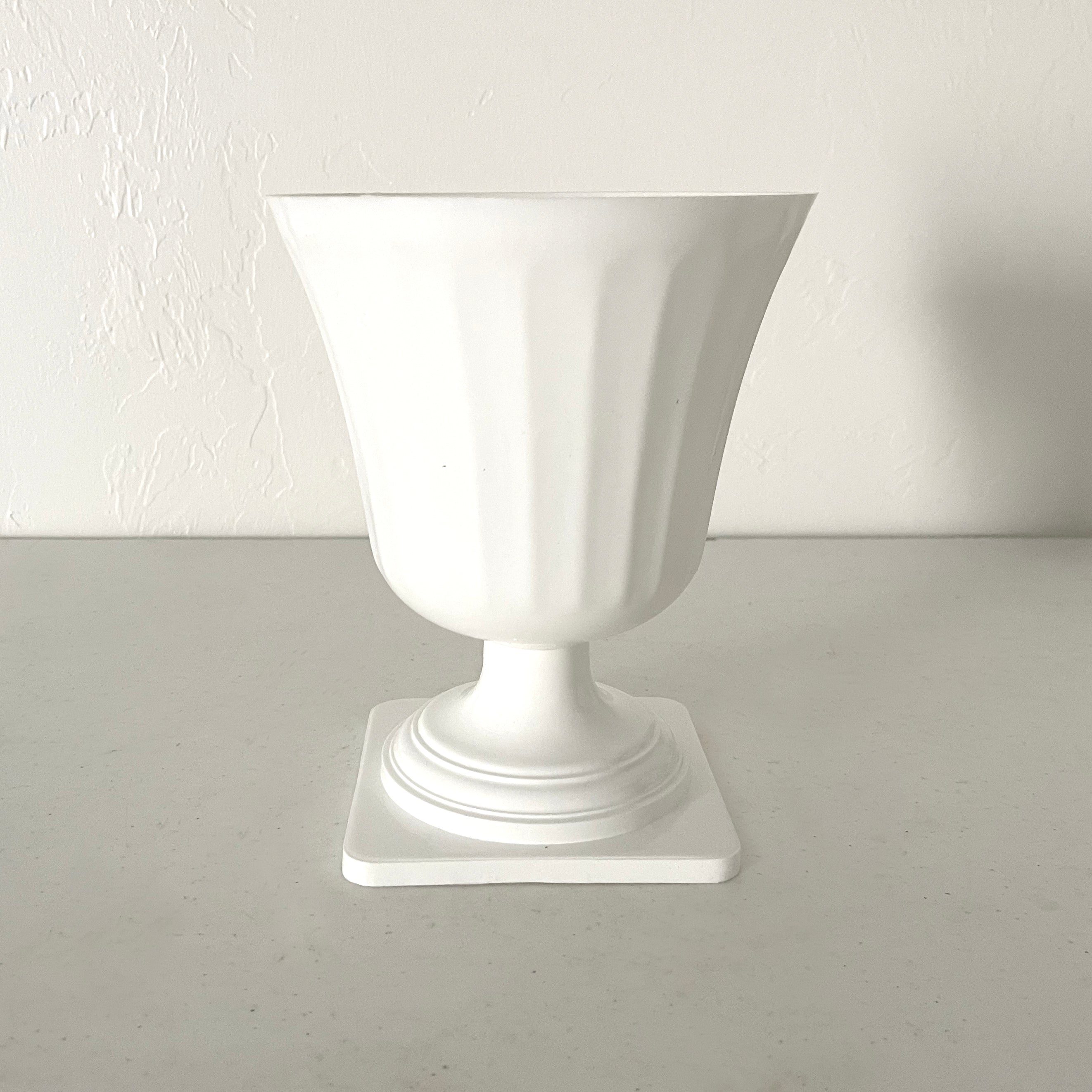 fluted resin urn for diy weddings